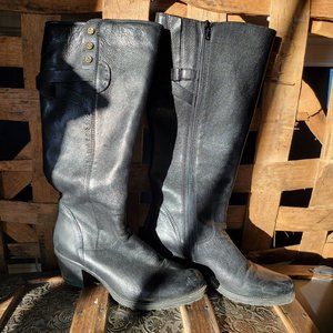 Pair of Clarks Women's Maymie Stellar Knee High Boots size 8.5